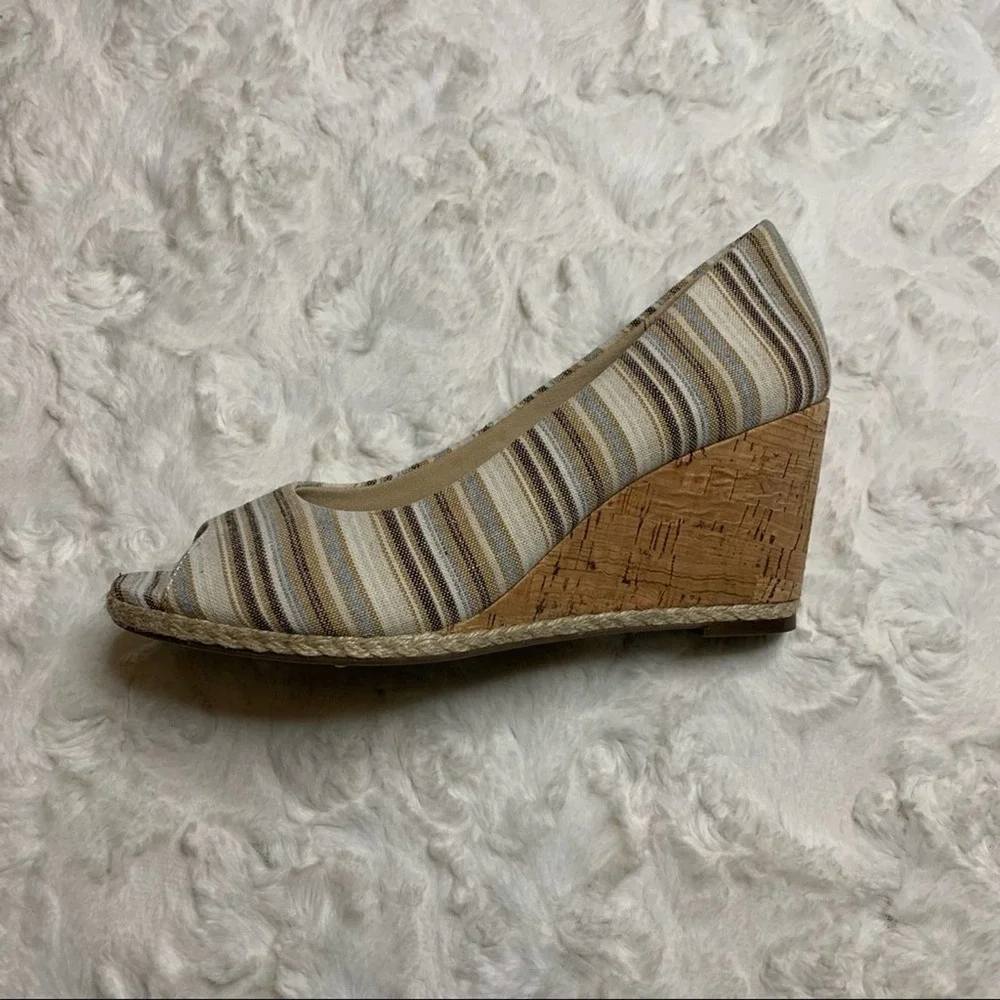 KELLY & KATIE open toe striped canvas slip on wedge tan,brown,navy shoes size 8